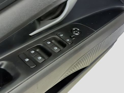 Used 2024 Hyundai Elantra SEL FWD image 21