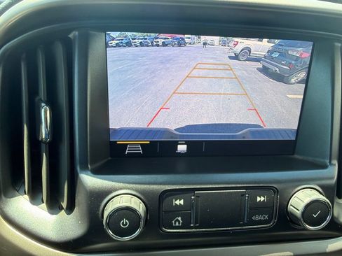 Used 2022 Chevrolet Colorado Z71 w/ Safety Package AWD/4WD image 16