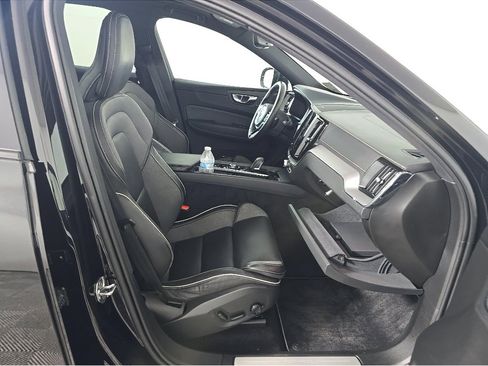 Used 2021 Volvo XC60 T8 R-Design w/ Advanced Package AWD/4WD image 6