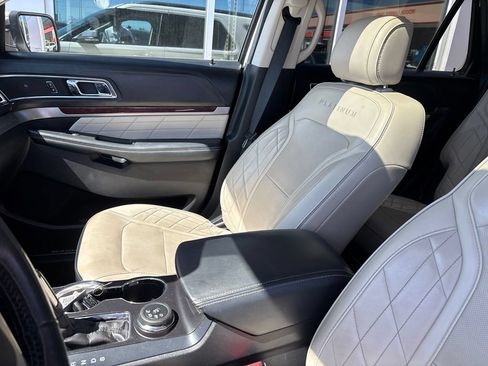 Used 2017 Ford Explorer Platinum AWD/4WD image 6