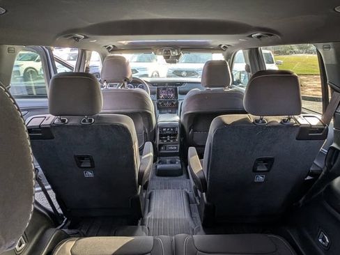 Used 2025 Jeep Grand Cherokee L Laredo w/ Luxury Tech Group I RWD image 14
