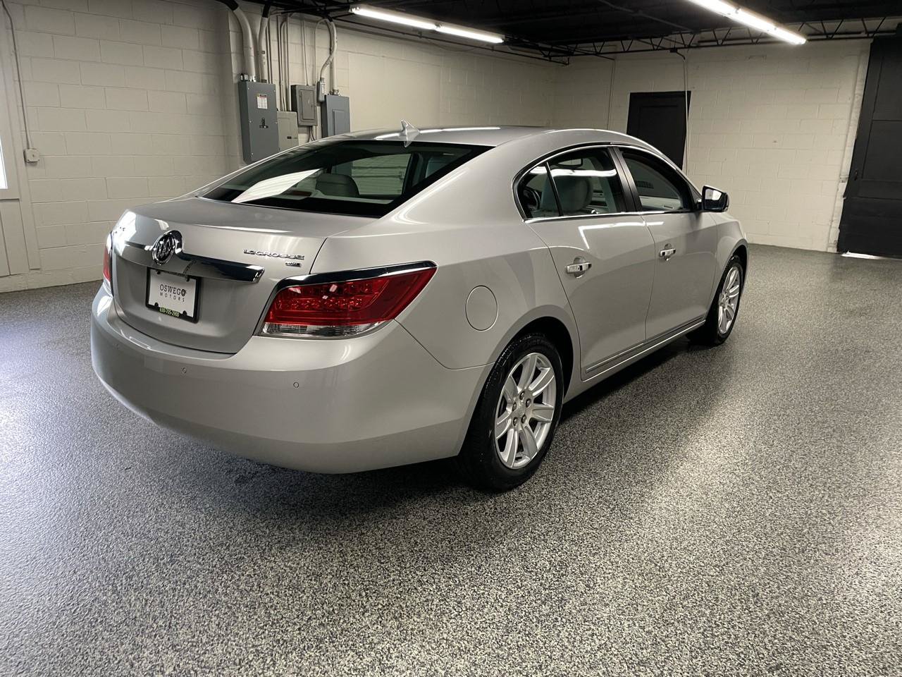 Used 2010 Buick LaCrosse CXL w/ Luxury Package AWD/4WD image 5