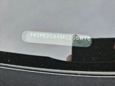 Used 2021 Volkswagen Atlas Cross Sport SE image 14