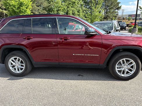 Used 2025 Jeep Grand Cherokee Laredo X w/ Luxury Tech Group I AWD/4WD image 7