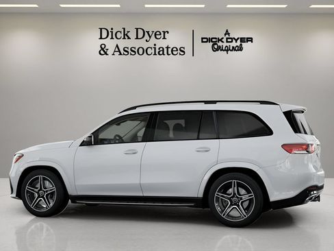 Used 2026 Mercedes-Benz GLS 450 4MATIC image 27