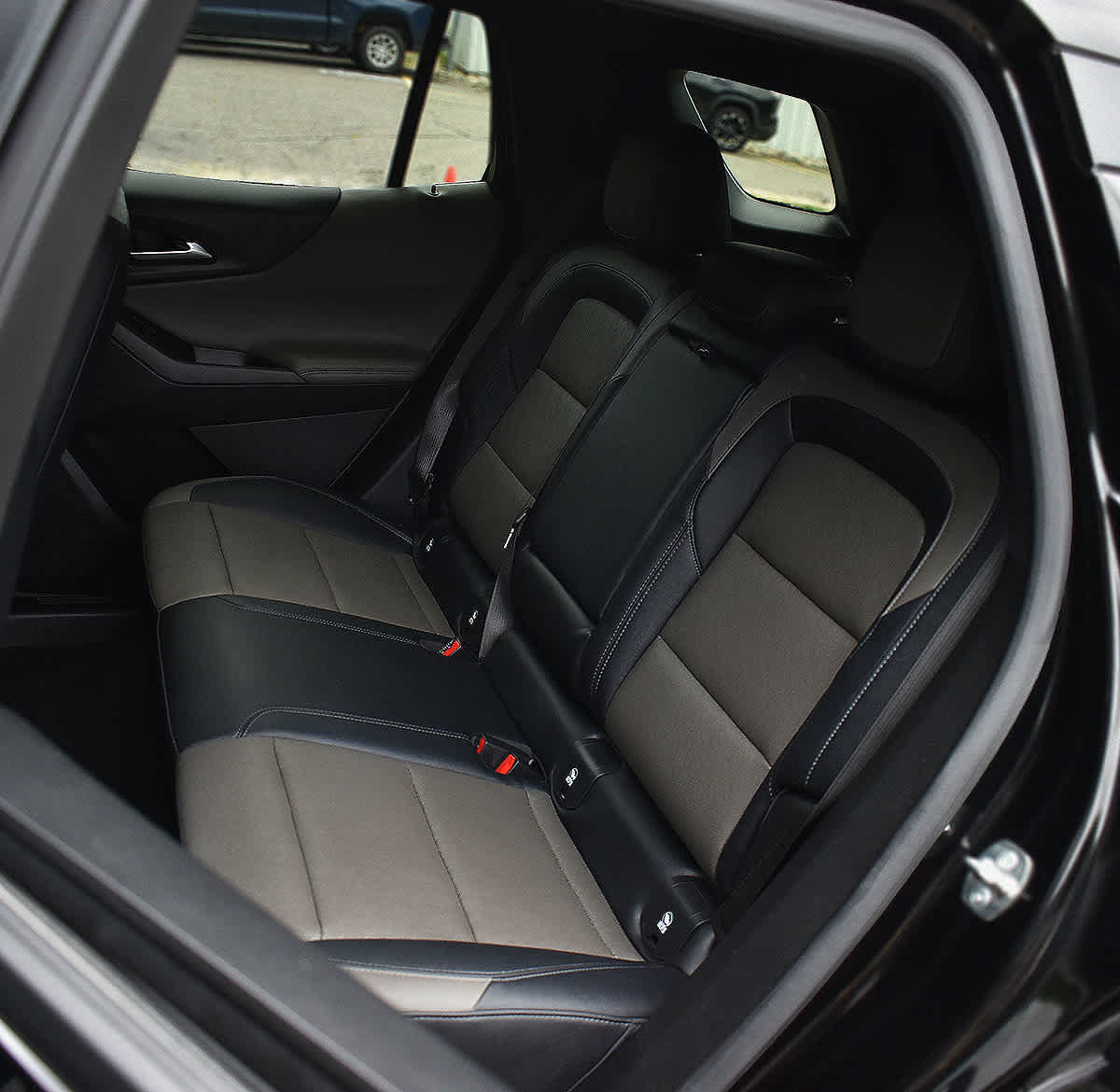 Used 2025 Chevrolet Equinox LT w/ Convenience Package II AWD/4WD image 11