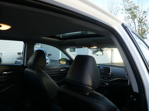 Used 2019 Nissan Altima 2.5 SR w/ SR Premium Package image 24