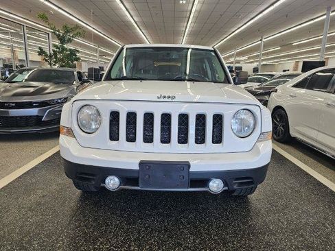 Used 2014 Jeep Patriot Limited w/ Sun/Sound Group AWD/4WD image 3