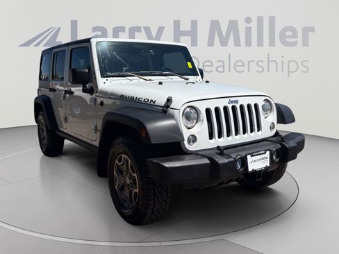 Used 2017 Jeep Wrangler Unlimited Rubicon w/ Connectivity Group AWD/4WD image 7