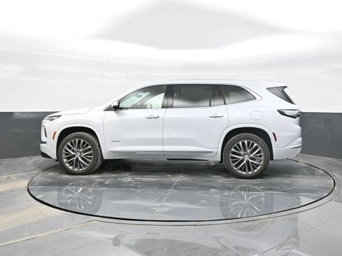 Used 2026 Buick Enclave Avenir w/ Super Cruise Package image 7