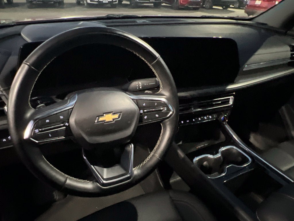 Used 2025 Chevrolet Traverse LT AWD/4WD image 12