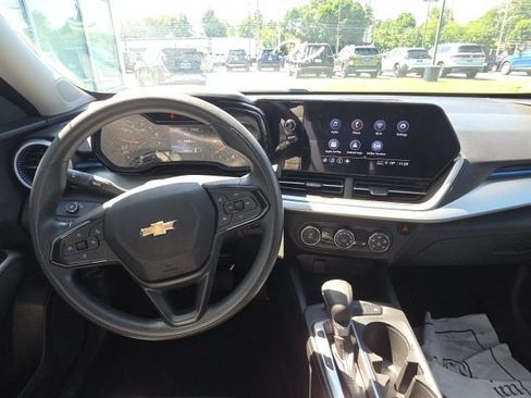 Used 2024 Chevrolet Trax LS FWD image 11
