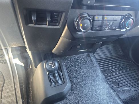 Used 2018 Ford F450 XL w/ Power Equipment Group image 34