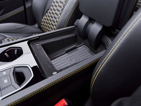 Used 2022 Lamborghini Urus AWD/4WD image 76