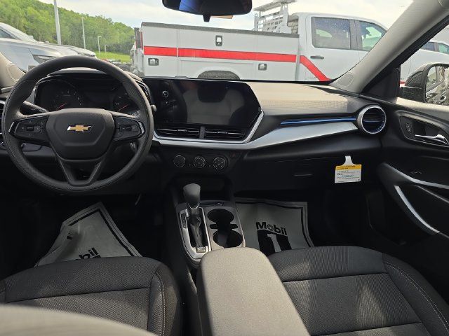 New 2026 Chevrolet Trax LS w/ LS Convenience Package FWD image 11