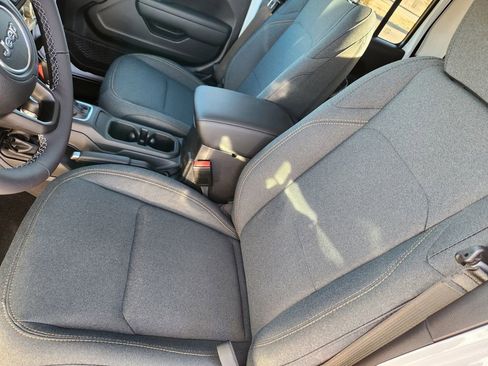 New 2025 Jeep Gladiator Willys image 9