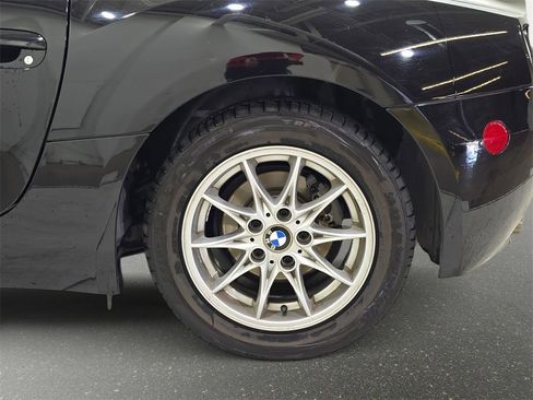 Used 2005 BMW Z4 2.5i image 31