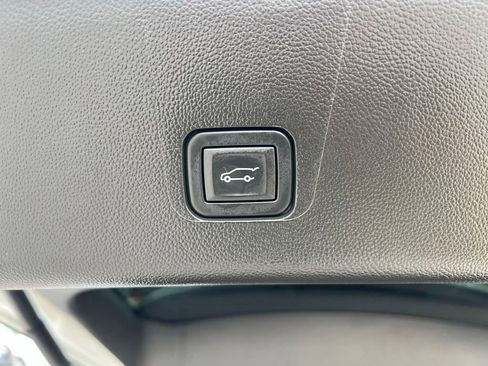 Used 2023 Chevrolet Traverse LT AWD/4WD image 25