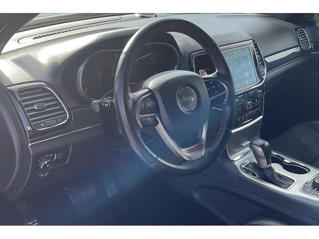 Used 2019 Jeep Grand Cherokee Trailhawk AWD/4WD image 16