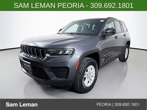 New 2025 Jeep Grand Cherokee Laredo w/ Luxury Tech Group I image 3