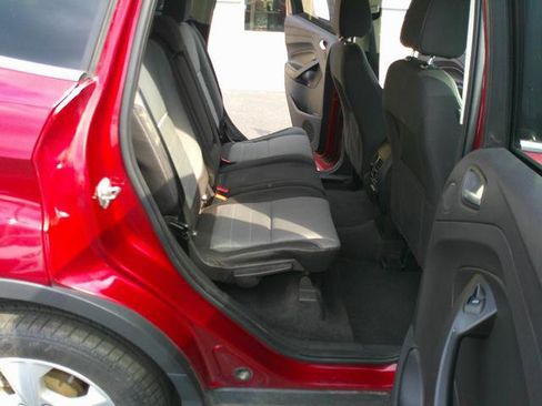 Used 2015 Ford Escape SE w/ Equipment Group 201A image 6