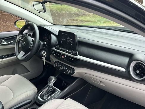 Used 2020 Kia Forte LXS image 12
