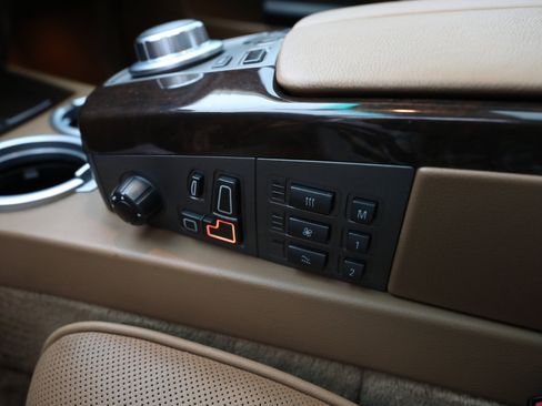 Used 2008 BMW 750i image 16