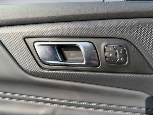 Used 2025 Ford Mustang Premium image 18