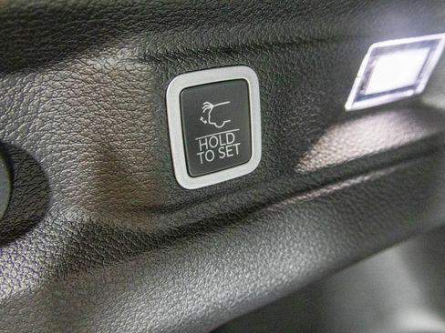 New 2025 Jeep Grand Cherokee L Laredo w/ Luxury Tech Group I image 36