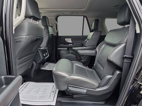 Used 2025 Ford Expedition Max Active AWD/4WD image 29