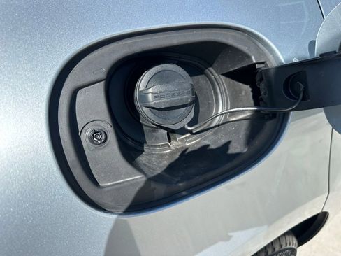 Certified 2024 Porsche Macan GTS image 43