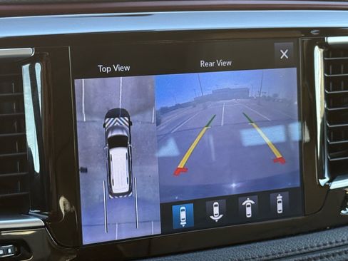 Used 2017 Chrysler Pacifica Limited w/ Advanced Safetytec Group image 21