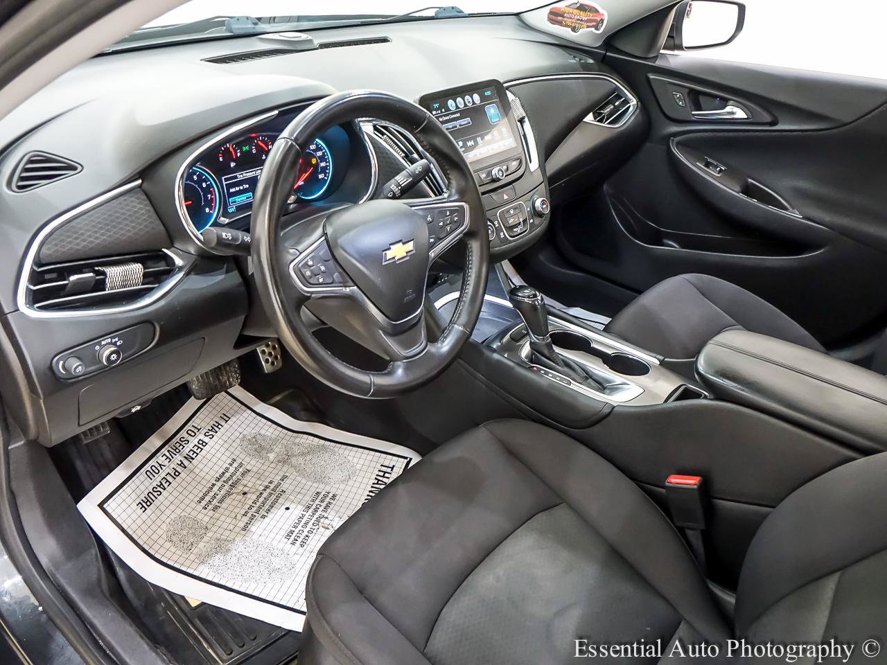 Used 2017 Chevrolet Malibu LT FWD image 14