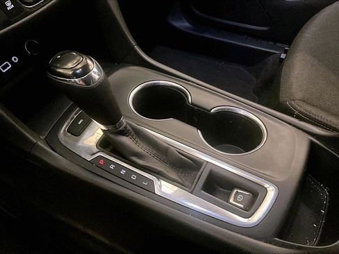 Used 2021 Chevrolet Equinox LT image 17