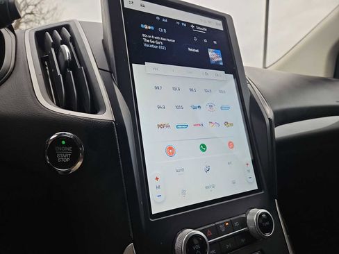 Used 2023 Ford Edge SE image 29