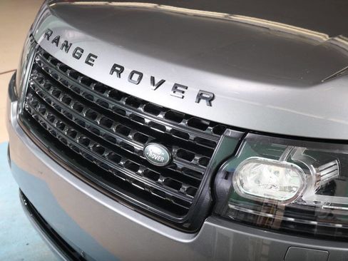 Used 2017 Land Rover Range Rover HSE image 13