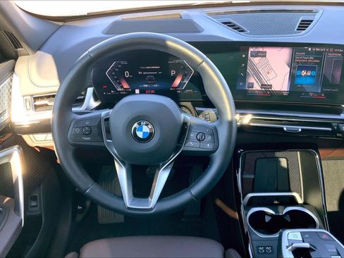 Used 2023 BMW X1 xDrive28i w/ Premium Package image 5