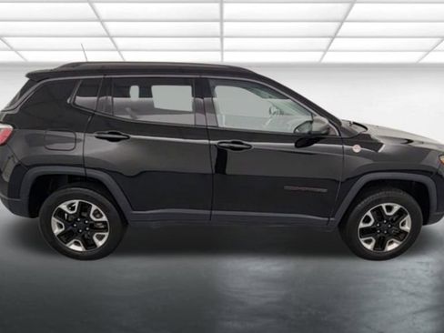 Used 2018 Jeep Compass Trailhawk w/ Cold Weather Group AWD/4WD image 8