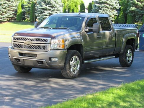 Used 2013 Chevrolet Silverado 2500 LTZ w/ LTZ Plus Package AWD/4WD image 4