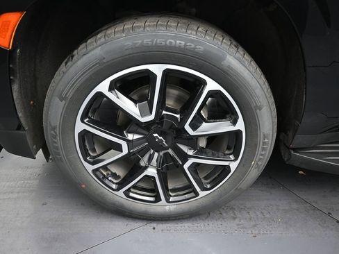 Used 2024 Chevrolet Suburban RST w/ Luxury Package image 9