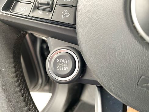 Used 2022 Alfa Romeo Stelvio Ti w/ Active Assist Plus Package AWD/4WD image 27
