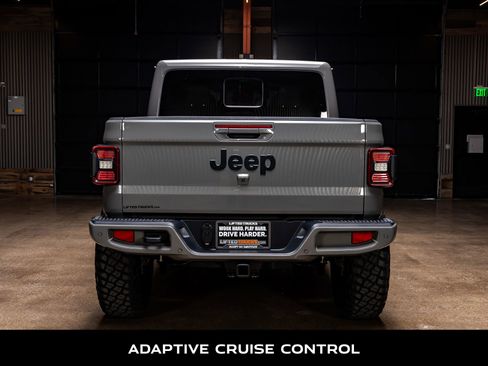 Used 2022 Jeep Gladiator Overland image 8