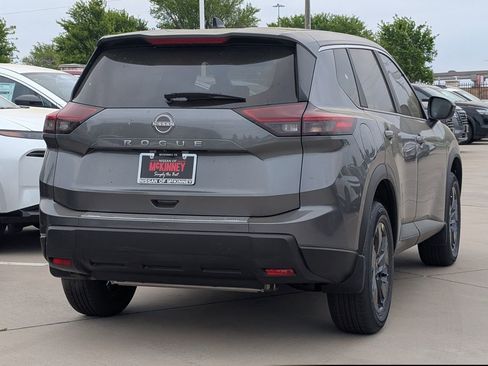 New 2026 Nissan Rogue SV FWD image 4