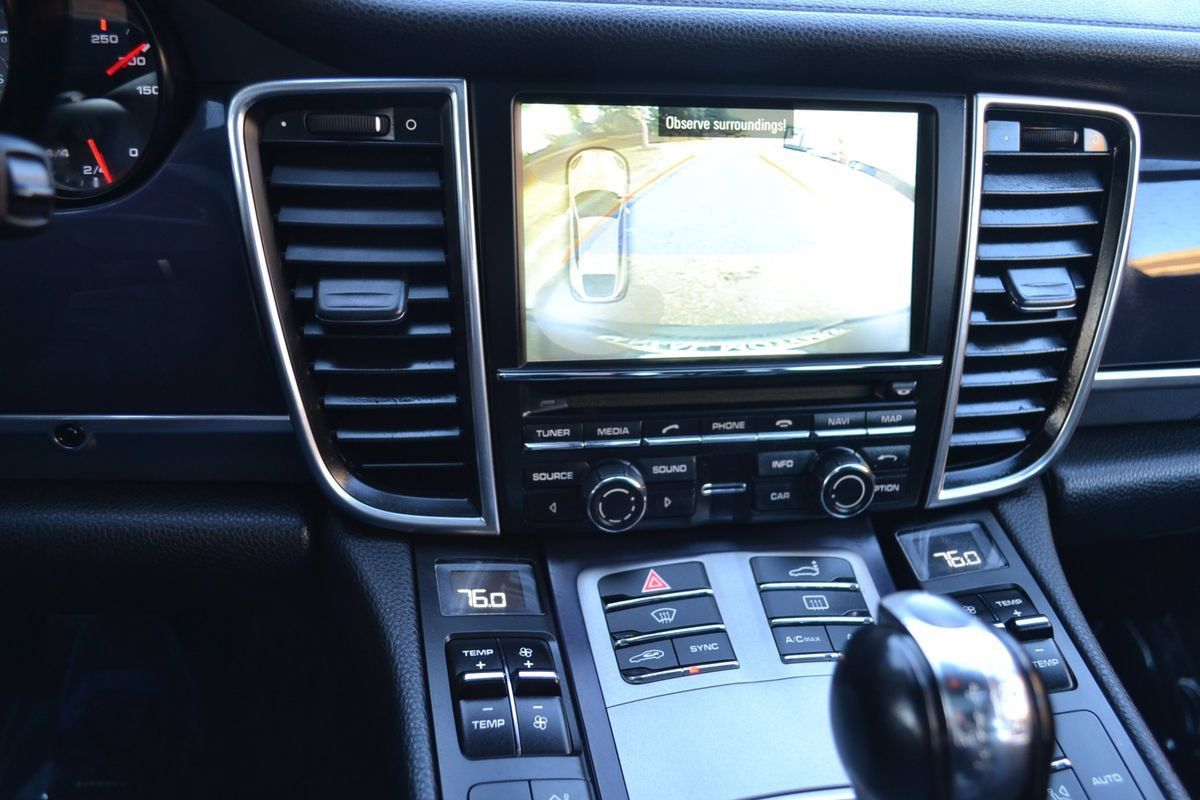 Used 2014 Porsche Panamera 4 w/ Premium Package AWD/4WD image 29
