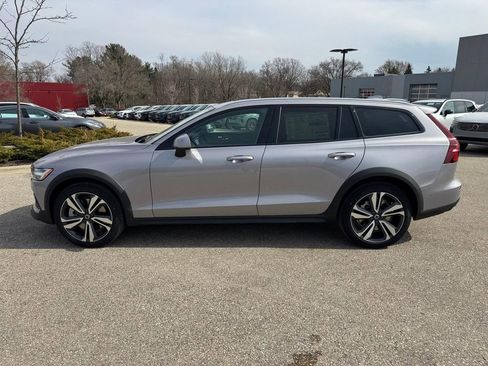 New 2026 Volvo V60 B5 Cross Country Plus w/ Climate Package image 2