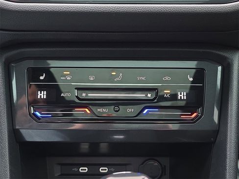 Used 2022 Volkswagen Tiguan SE R-Line image 26