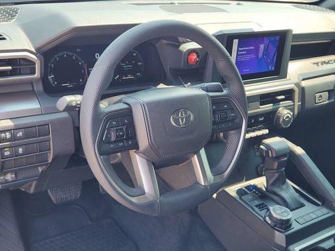 Used 2025 Toyota Tacoma TRD Off-Road AWD/4WD image 16