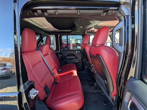 Used 2024 Jeep Wrangler Unlimited Rubicon 392 image 13