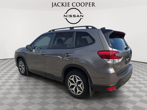 Used 2024 Subaru Forester Premium AWD/4WD image 7
