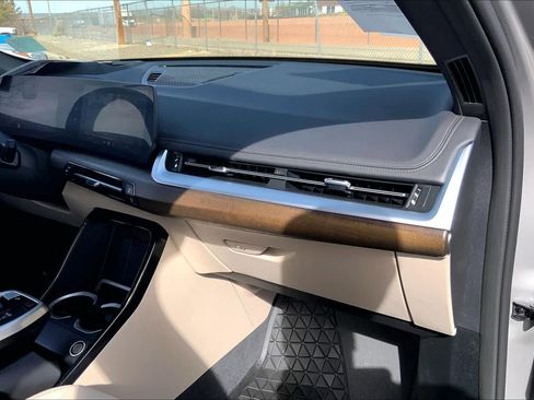 Used 2025 BMW X1 xDrive28i w/ Premium Package image 16